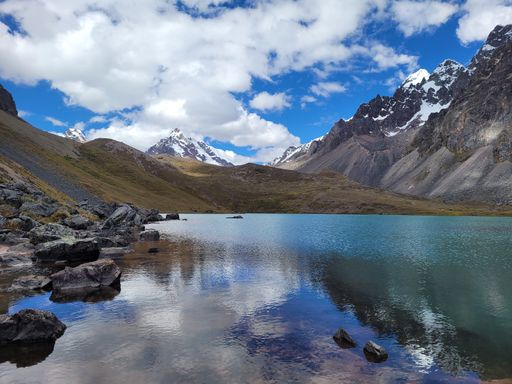 Smal red lake 4620 m.